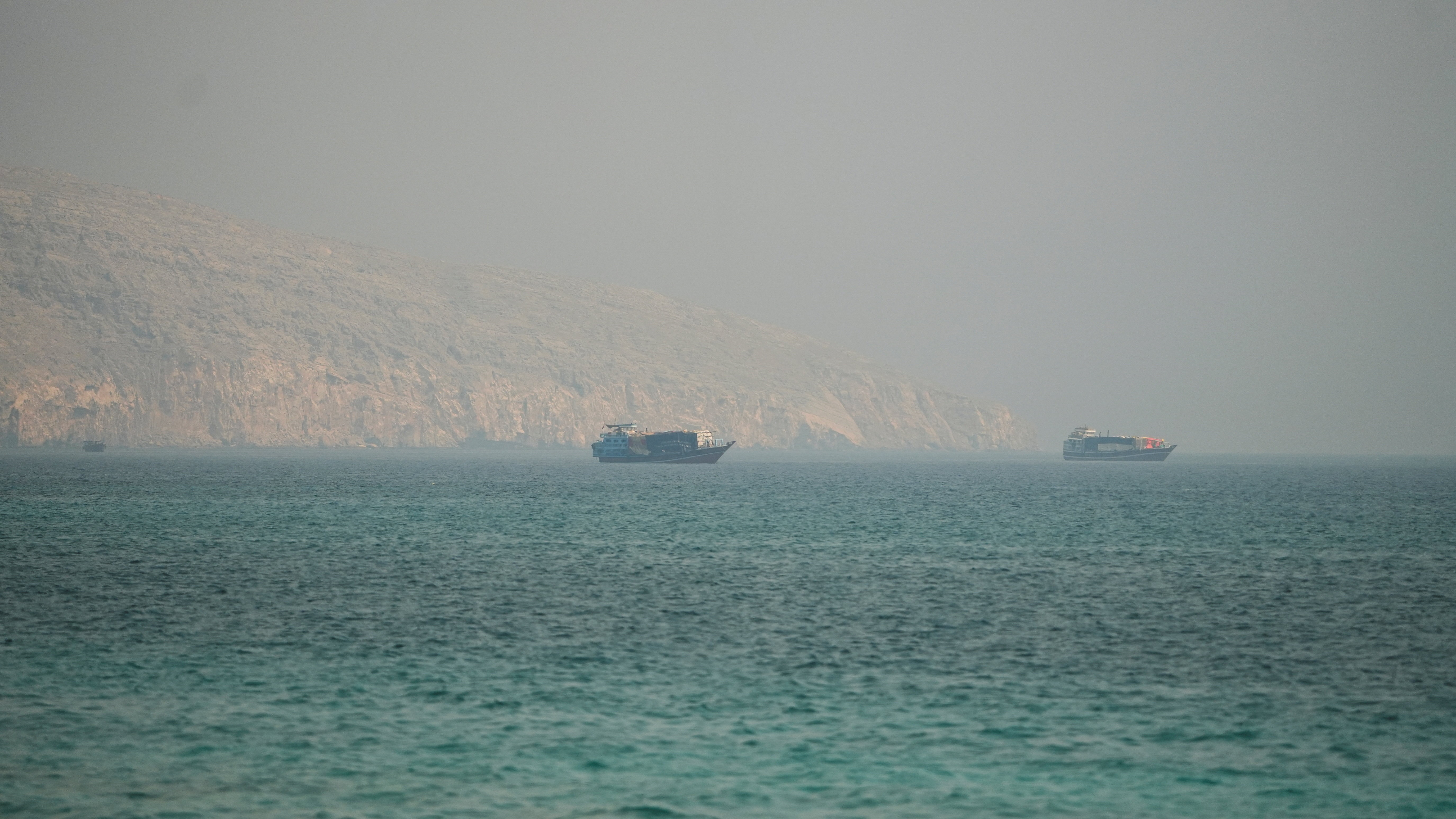 Oman, Iran nhất trí tiếp tục đàm phán về lưu thông qua eo biển Hormuz
