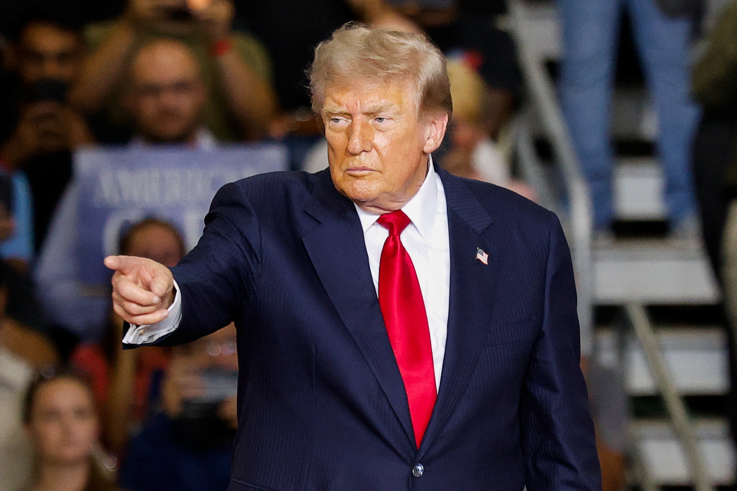 Ông Trump: Iran sẽ phải 'lãnh đòn' sau vụ phóng tên lửa vào căn cứ Mỹ