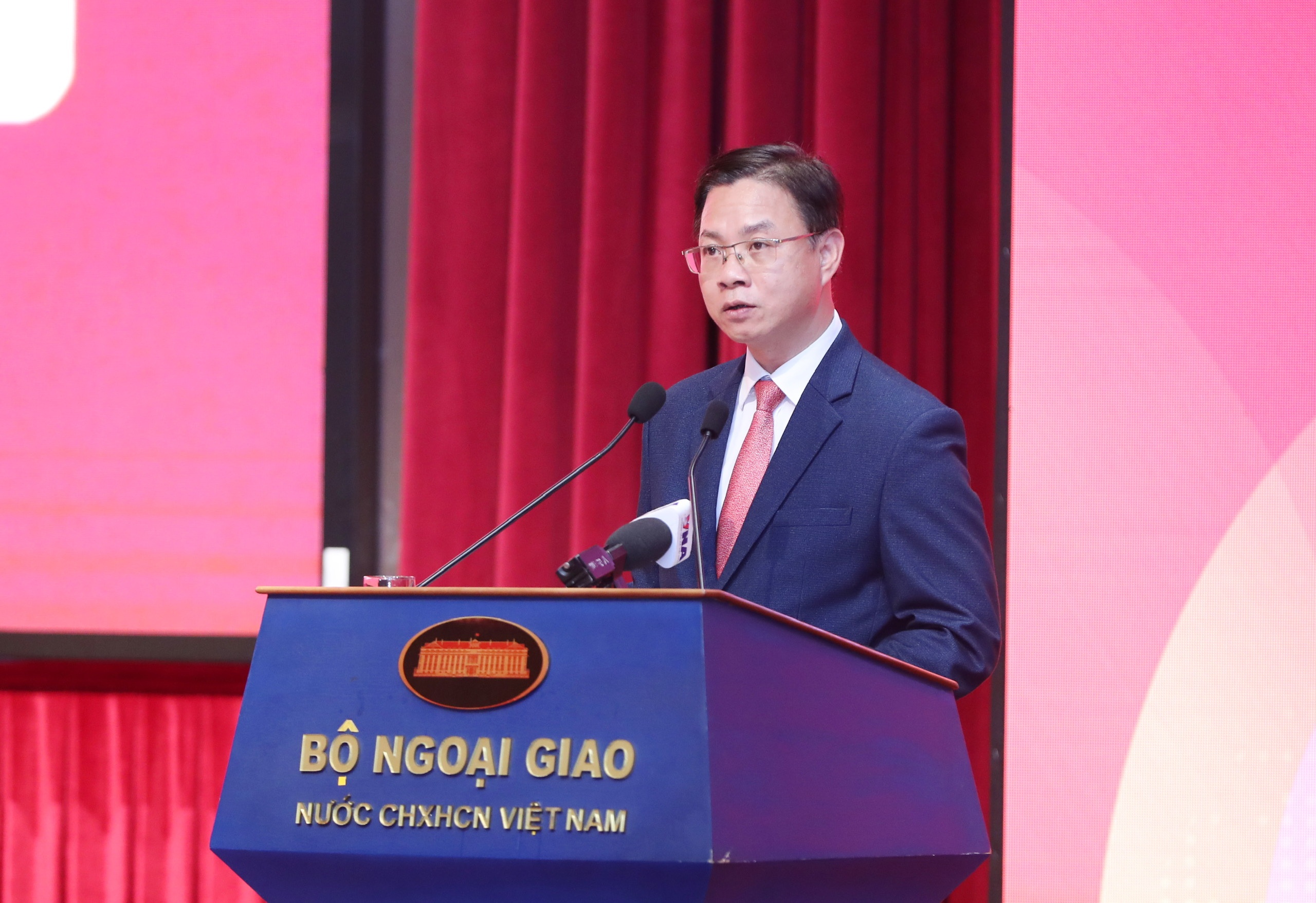 Hội nghị Ngoại vụ ảnh 3