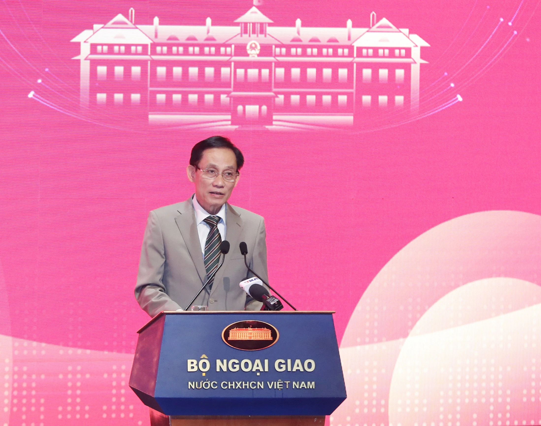 Nâng tầm đối ngoại địa phương để huy động nguồn lực quốc tế