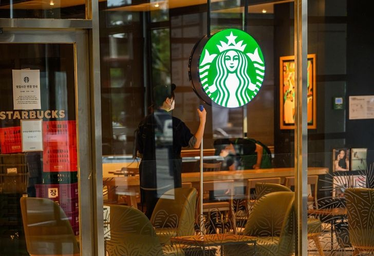 Starbucks Hàn Quốc lỗ chục triệu USD sau sự cố marketing