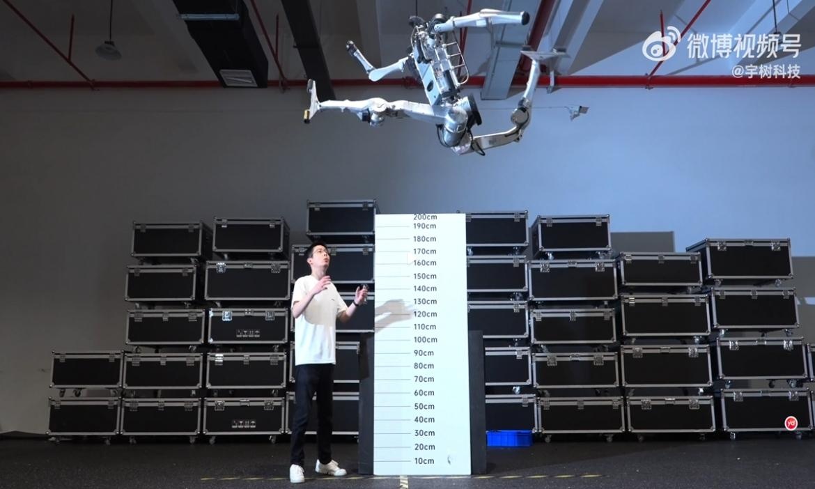 robot h&igrave;nh người ảnh 1
