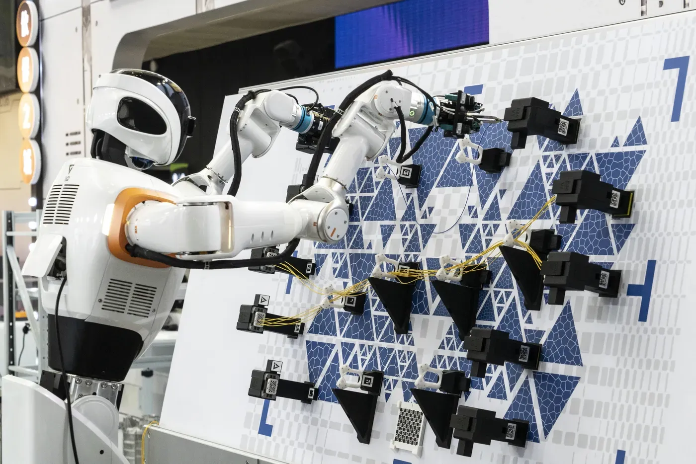 robot h&igrave;nh người ảnh 6