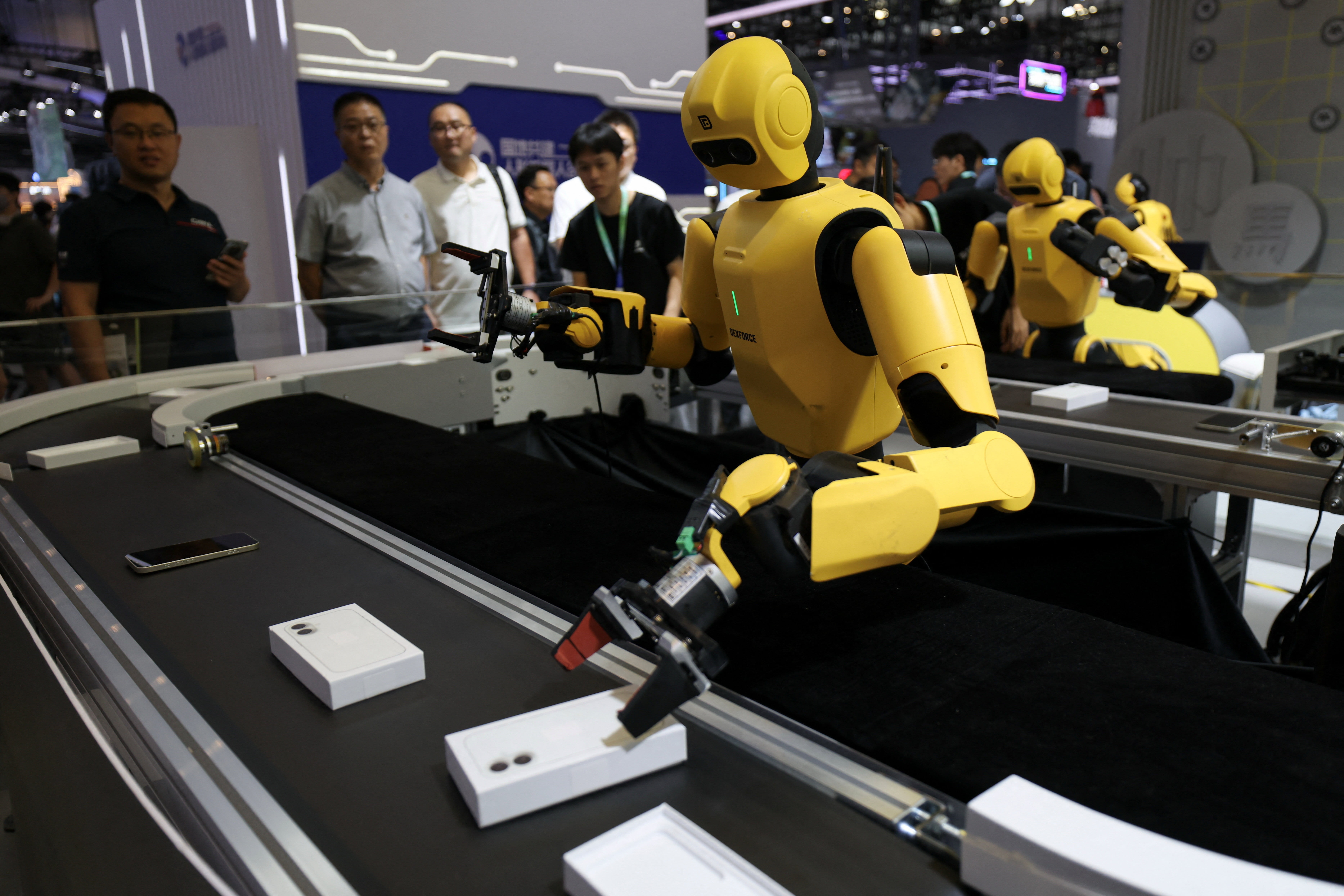 robot h&igrave;nh người ảnh 6