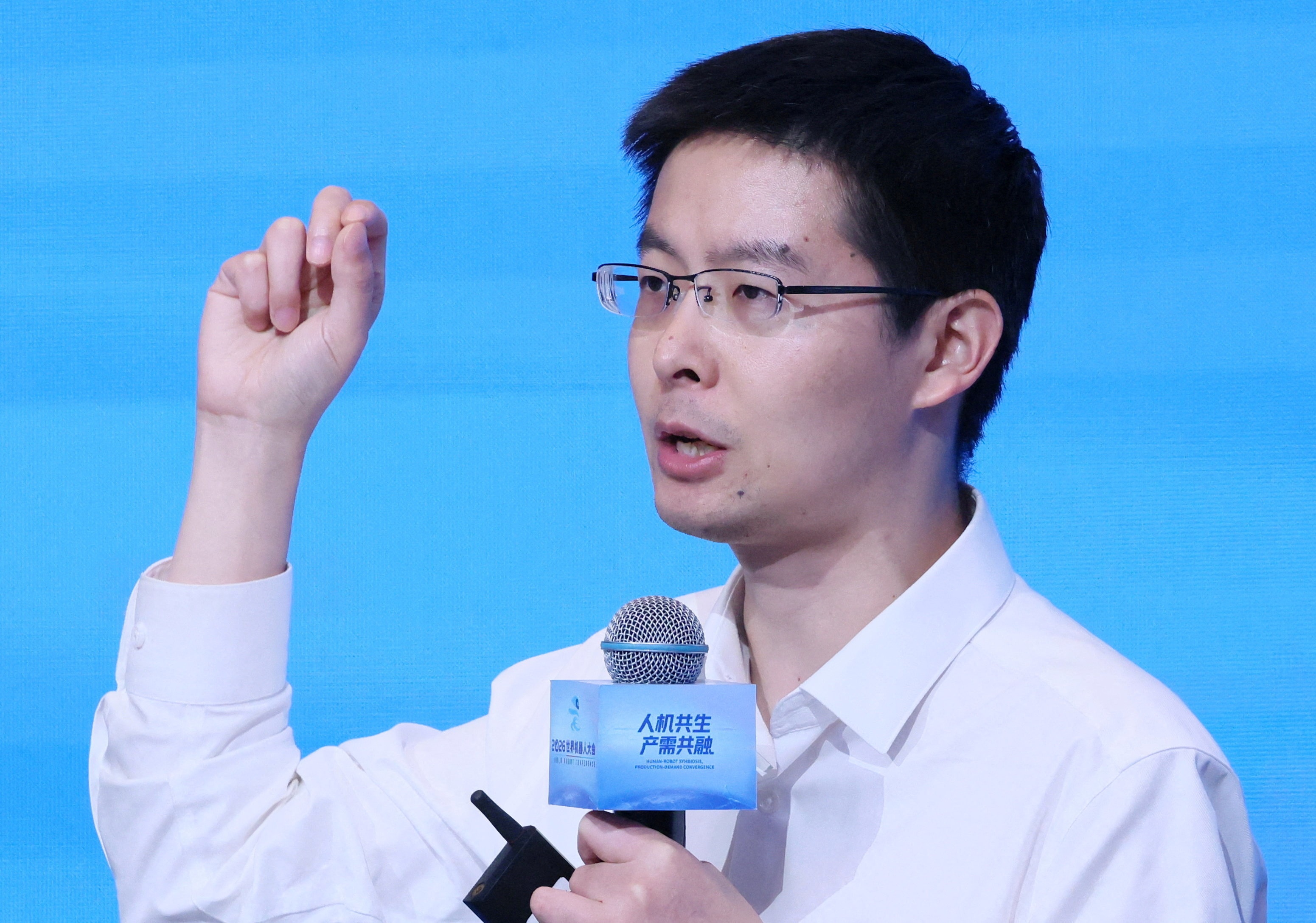 robot h&igrave;nh người ảnh 3