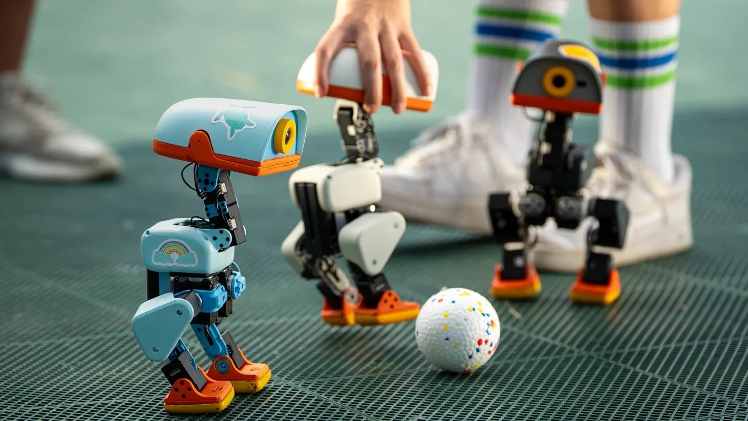 Robot cá nhân dùng chip Trung Quốc tạo cơn sốt mới