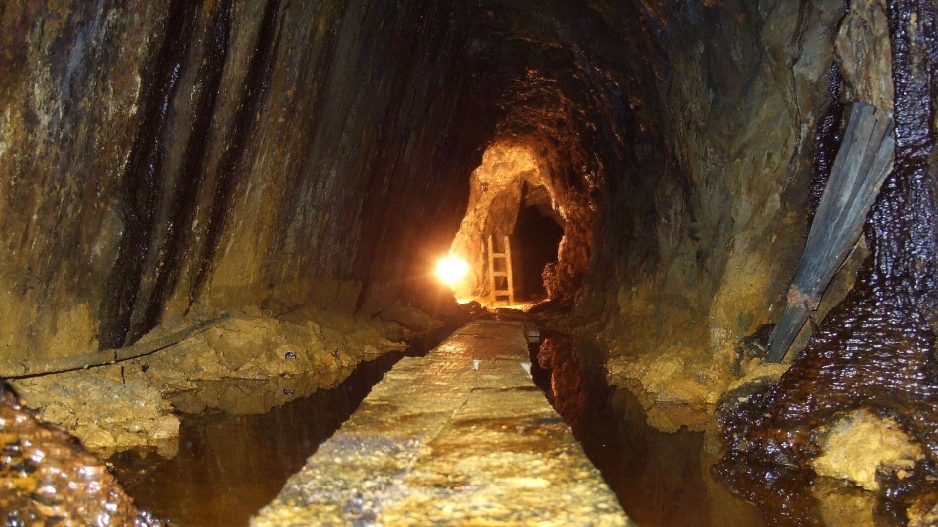 Trung Quốc phát hiện mỏ đồng và vàng lớn tại An Huy