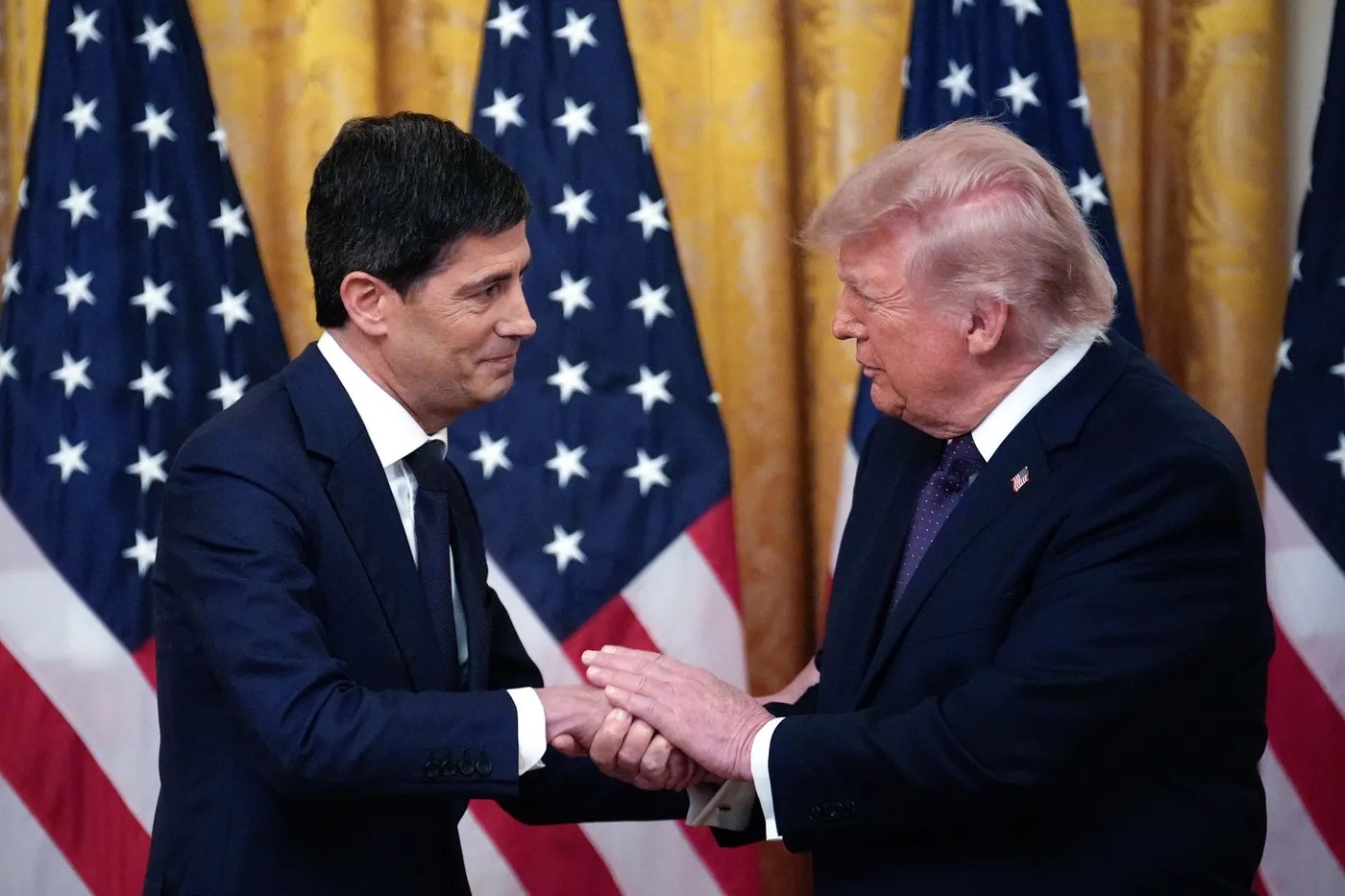 Ông Trump muốn Mỹ có lãi suất thấp nhất thế giới