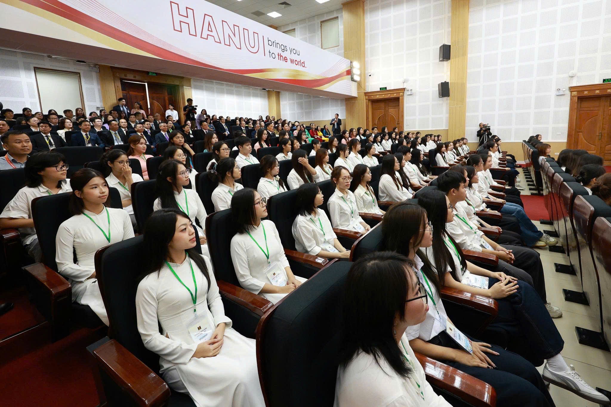 Nh&agrave; vua Th&aacute;i Lan ảnh 5