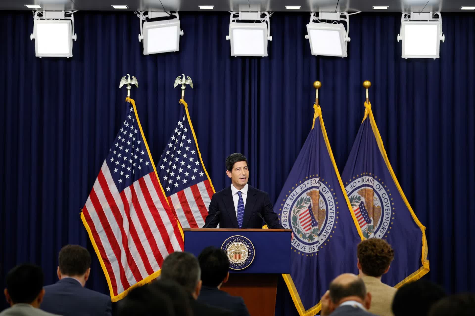 Fed ảnh 1