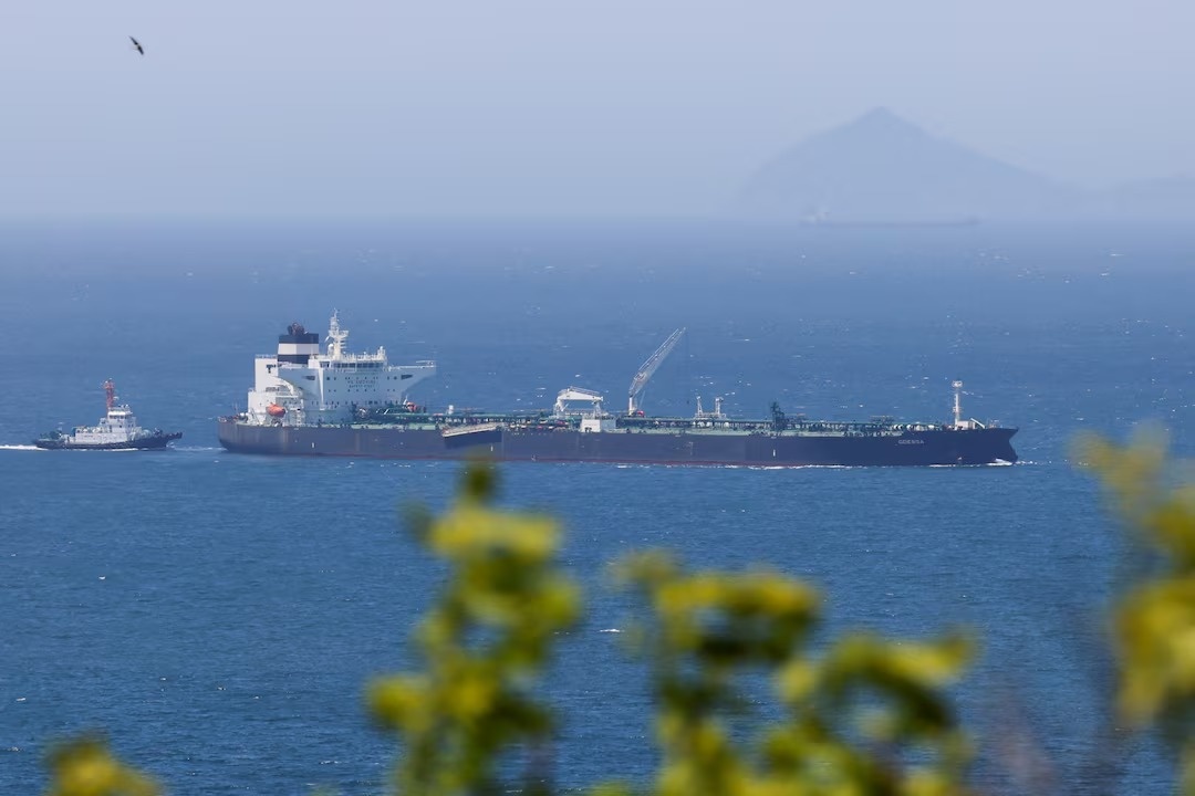 Cước tàu dầu qua eo biển Hormuz lập kỷ lục chưa từng có