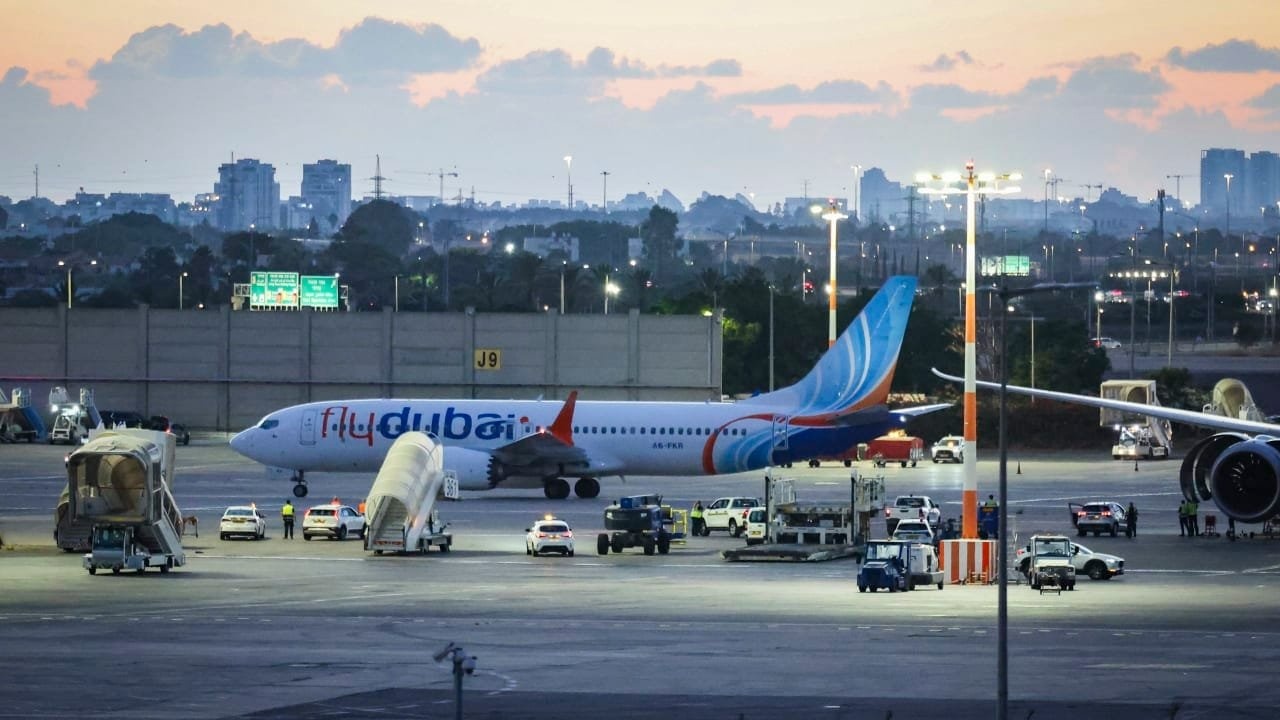Bí ẩn về phi công hạ cánh máy bay Flydubai sau khi cơ trưởng bị đâm