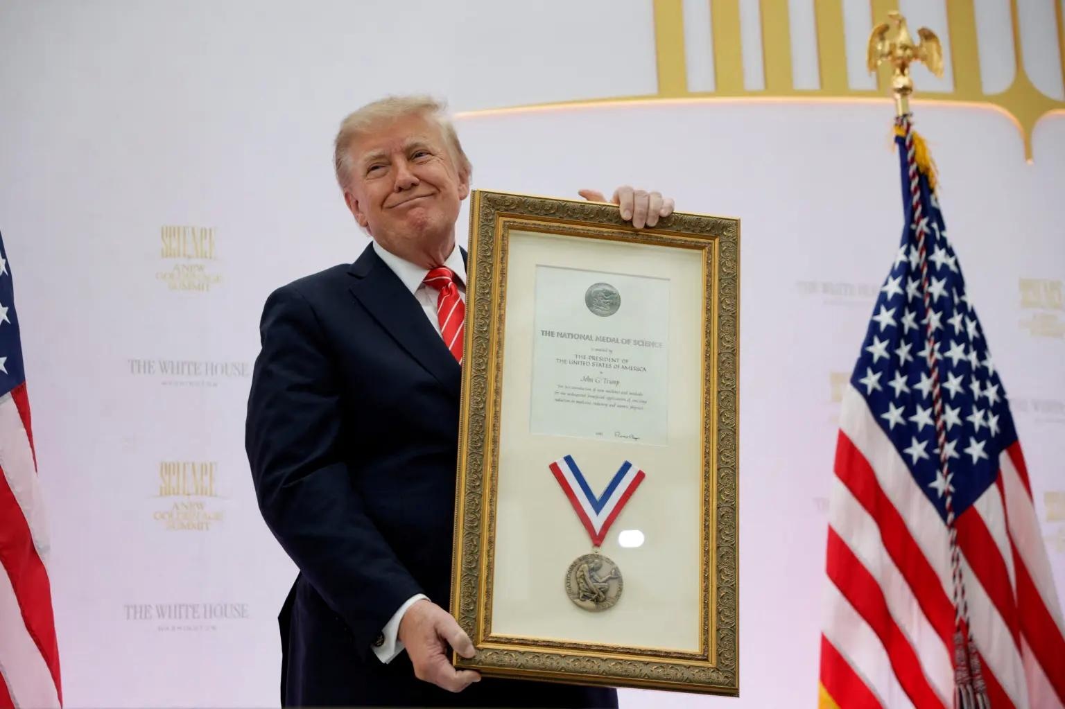 &Ocirc;ng Trump ảnh 4