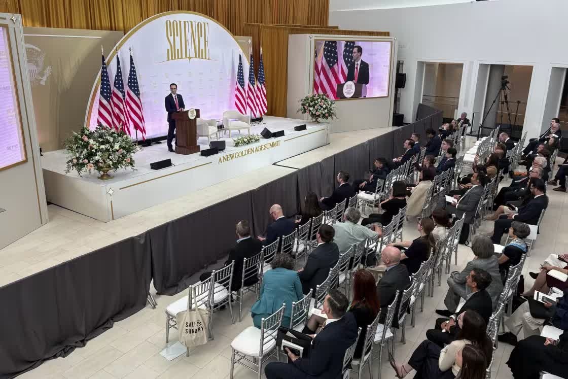&Ocirc;ng Trump ảnh 1