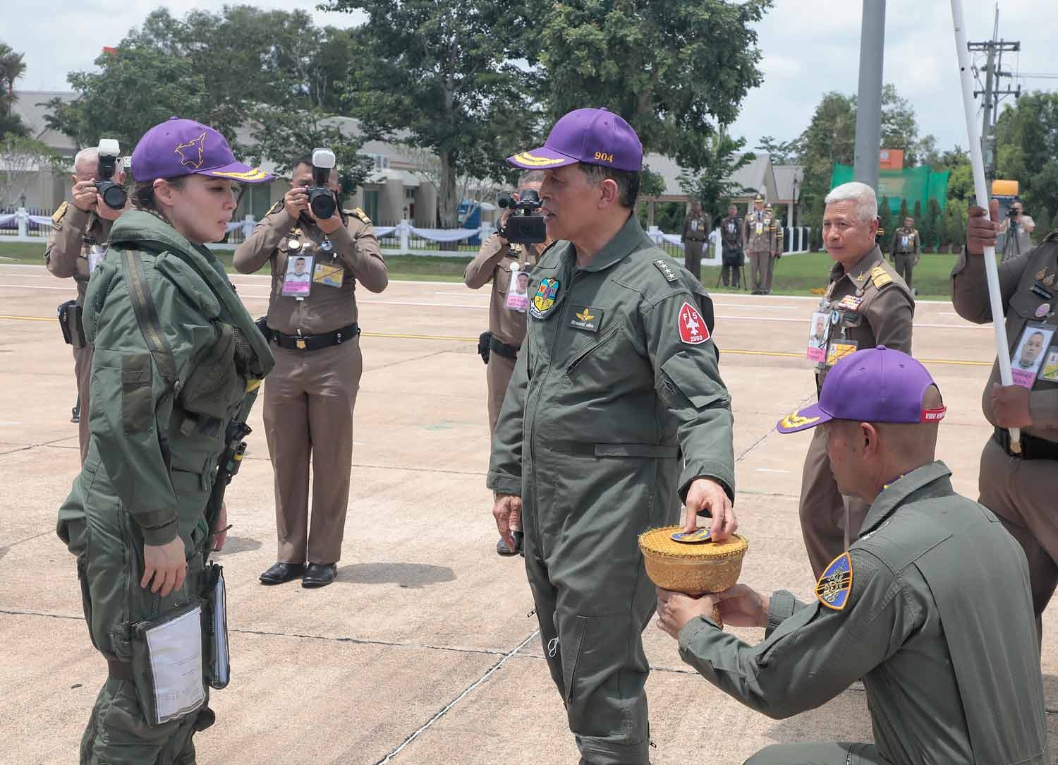 Ho&agrave;ng hậu Th&aacute;i Lan ảnh 11