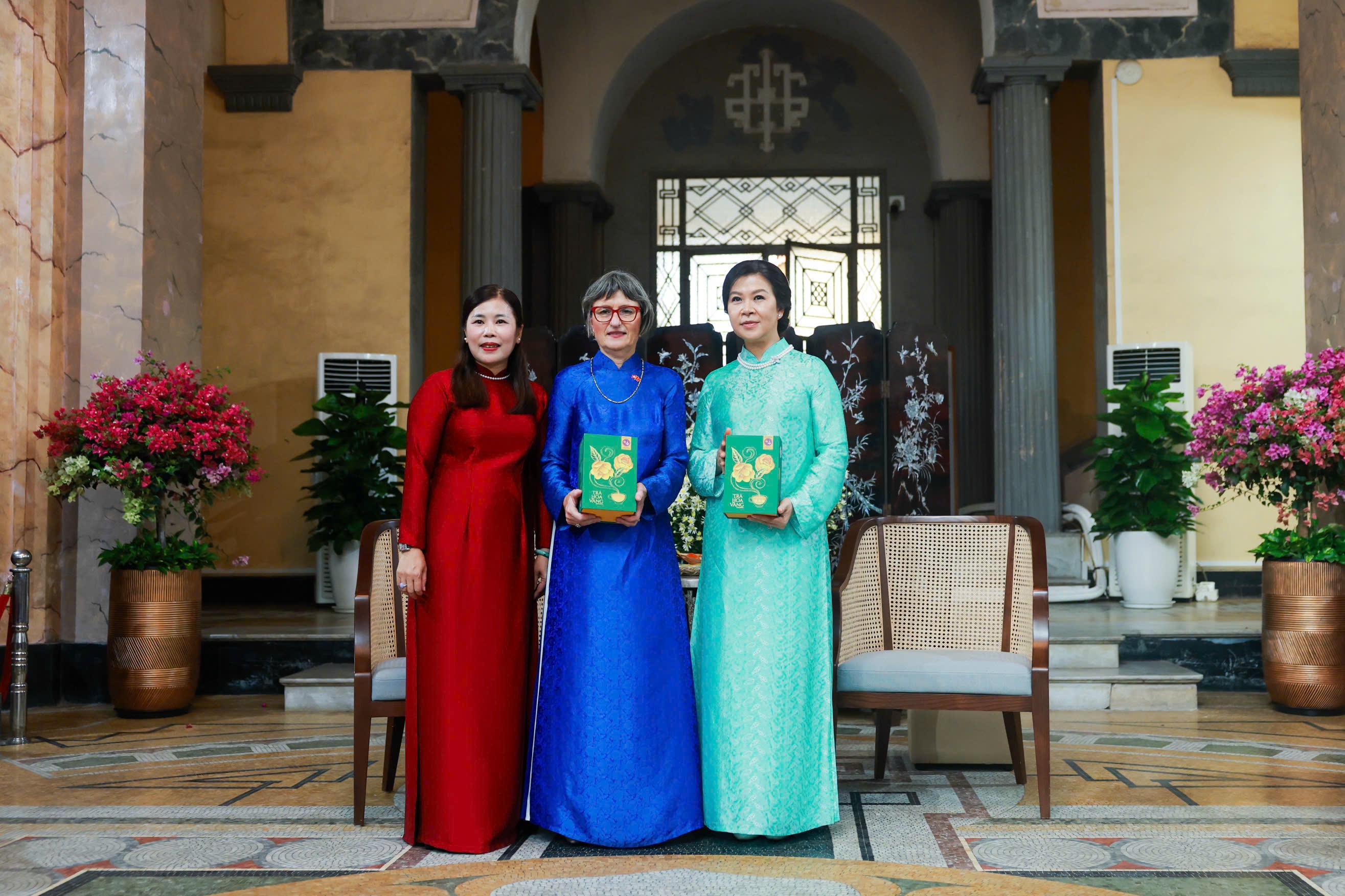 Phu nh&acirc;n Tổng thống ảnh 22