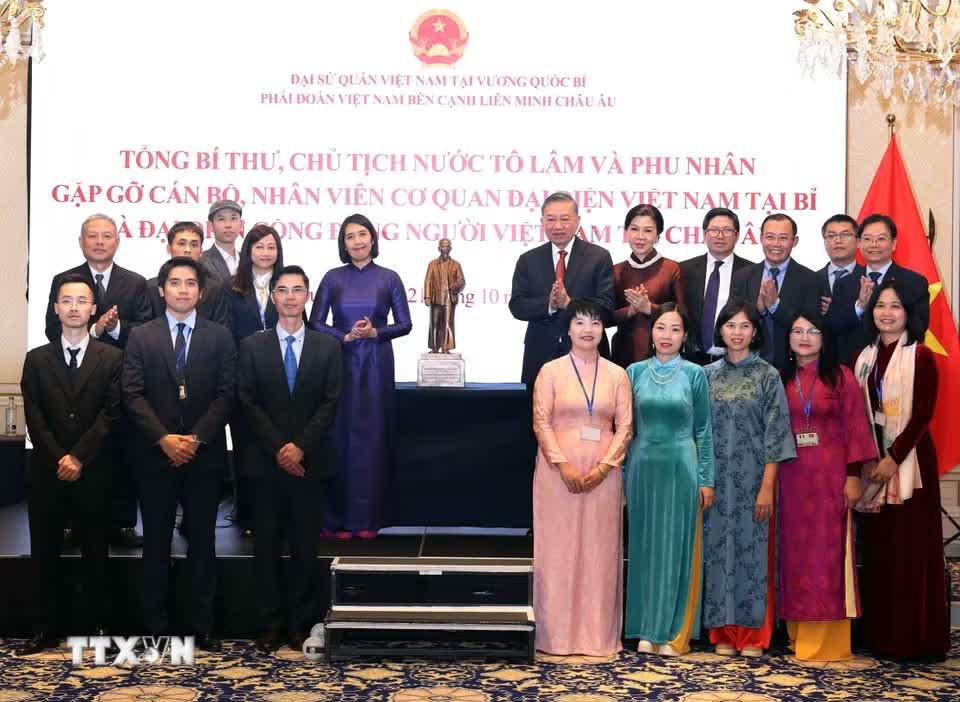 Tổng Bí thư, Chủ tịch nước gặp đại diện cộng đồng người Việt Nam tại châu Âu