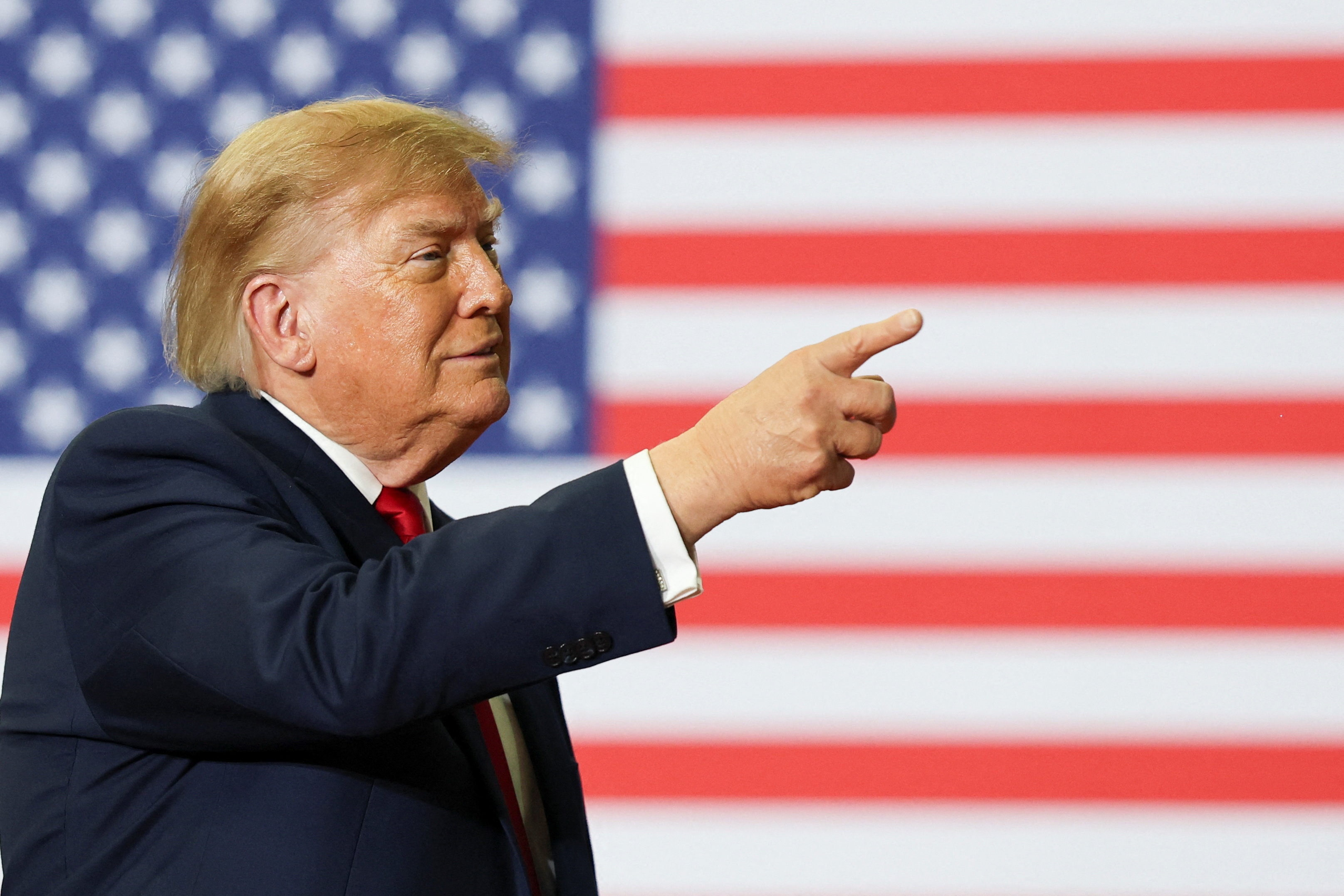 Ông Trump gọi cho Google để đổi tên Đại Tây Dương nhưng bị từ chối