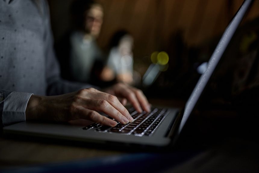 Lỗ hổng bảo mật 10 năm khiến hàng loạt website tạm ngừng hoạt động
