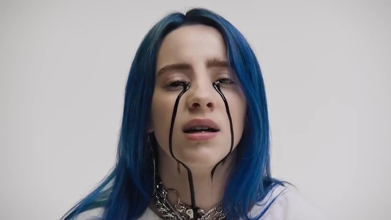 Billie Eilish chay nuoc mat mau den trong 'When The Party's Over' hinh anh