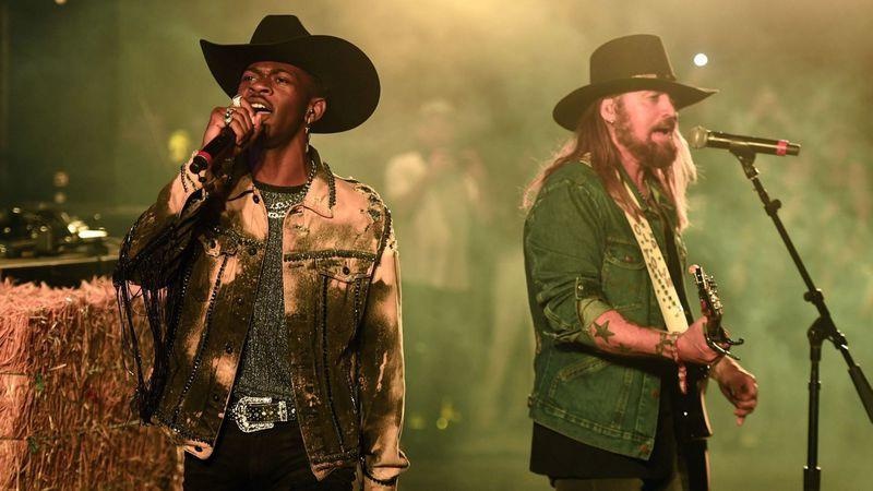 Bo Miley Cyrus vuot con gai tren bang xep hang Billboard Hot 100 hinh anh