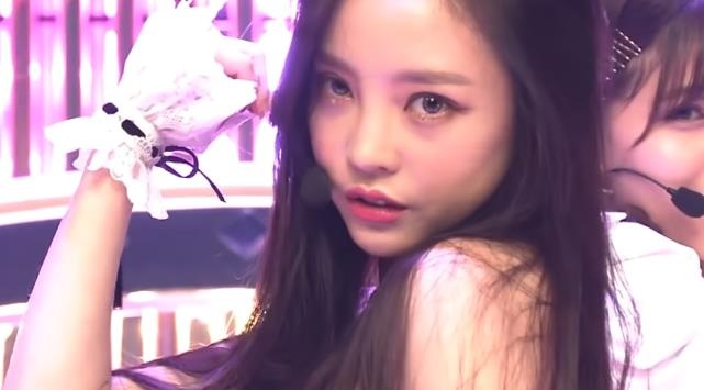 Goo Hara xu ly kheo leo khi gap su co lo noi y hinh anh