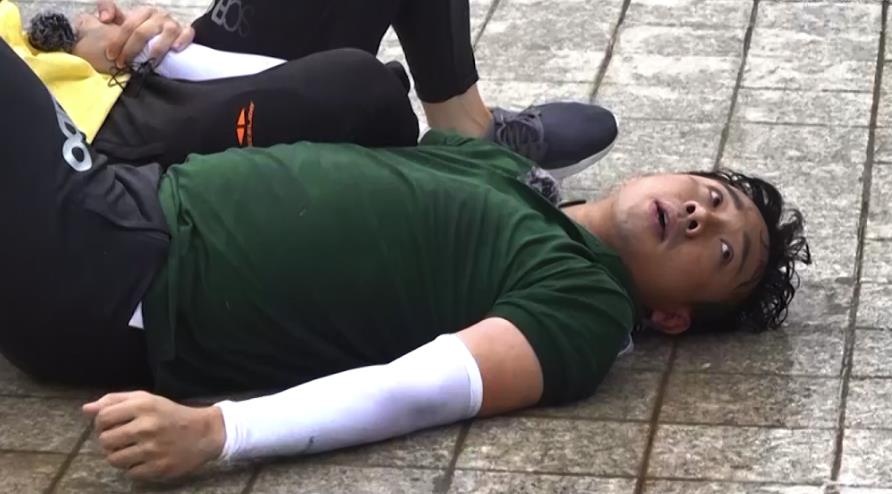 Dan cast Running Man lan lon, 'choi do' nhiet tinh o tap cuoi hinh anh