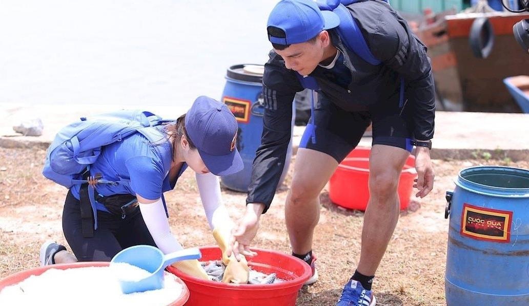 Do My Linh bi khan gia goi la 'tieu thu', doi Xanh bat dong hinh anh