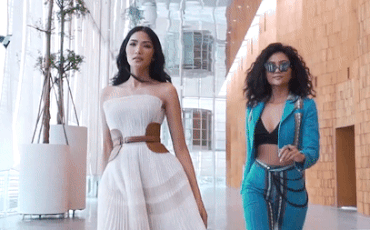 Hoa hau H'Hen Nie do catwalk cung Hoang Thuy hinh anh