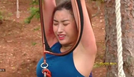 Hoa hau Do My Linh khoc nuc no o Cuoc dua ky thu hinh anh