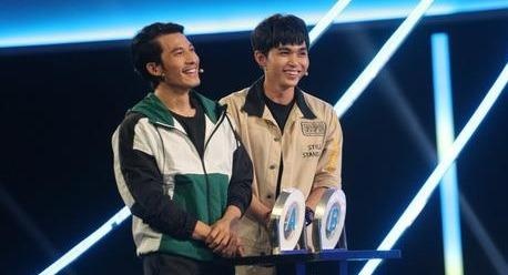 Jun Pham om chat Lien Binh Phat khi thang 105 trieu dong o game show hinh anh