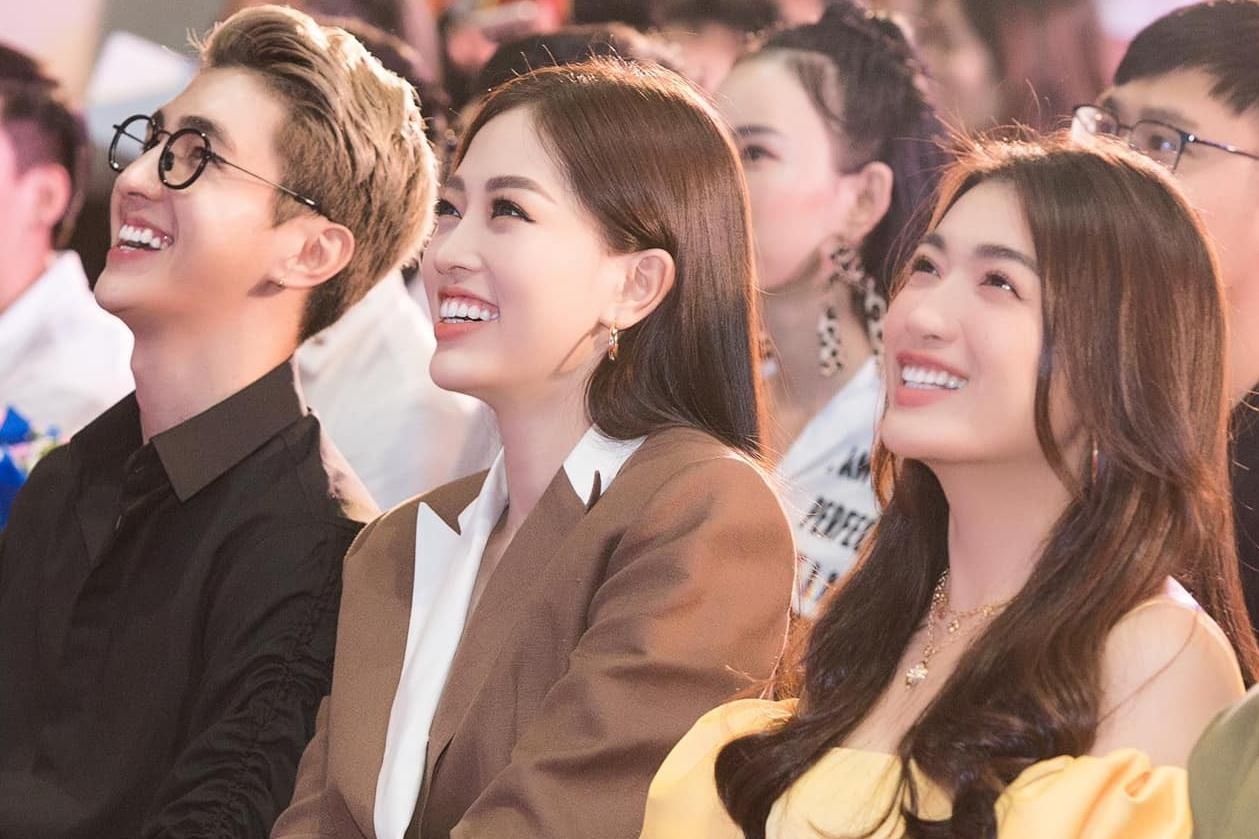 A hau Phuong Nga thap tung ban trai Binh An di xem Cuoc dua ky thu hinh anh