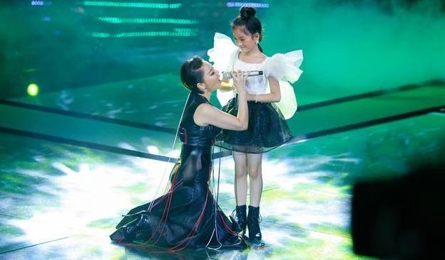 Khoanh khac dep cua Thu Minh, Lai Van Sam tren song truyen hinh hinh anh