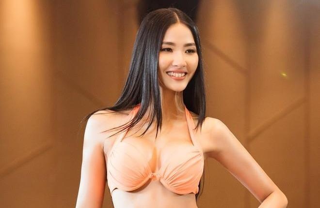 Hoang Thuy duoc Vo Hoang Yen gop y ve kha nang trinh dien hinh anh