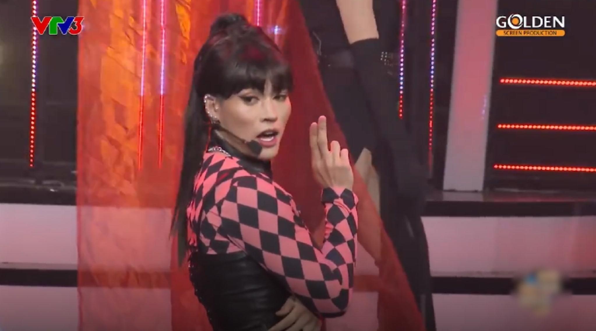 Man gia Black Pink gay cuoi cua thi sinh Guong mat than quen, BB Tran hinh anh