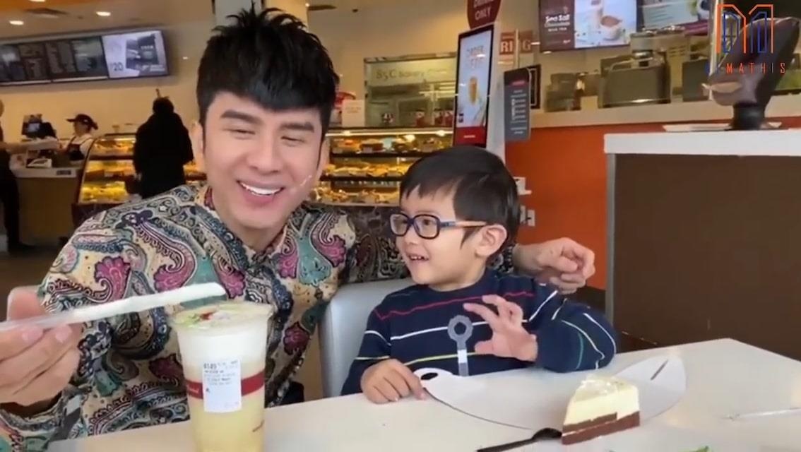 Con trai Dan Truong hat mung sinh nhat cha hinh anh