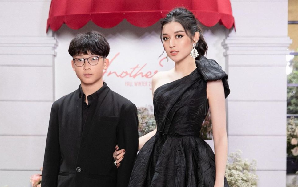 Em trai A hau Huyen My duoc khen nhu hot boy hinh anh