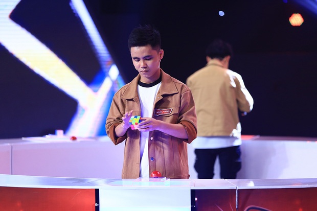 Man doi dau giai, pha rubik nghet tho tai Sieu tri tue hinh anh