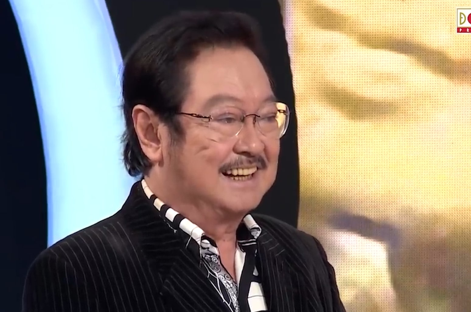 Hinh anh cuoi cua nghe si Chanh Tin tren truyen hinh hinh anh