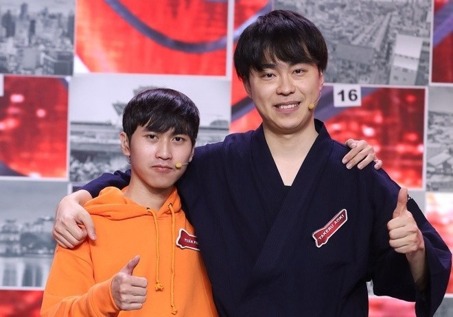 Chien thang cua Tuan Phi truoc Taker Aoki tai Sieu tri tue hinh anh