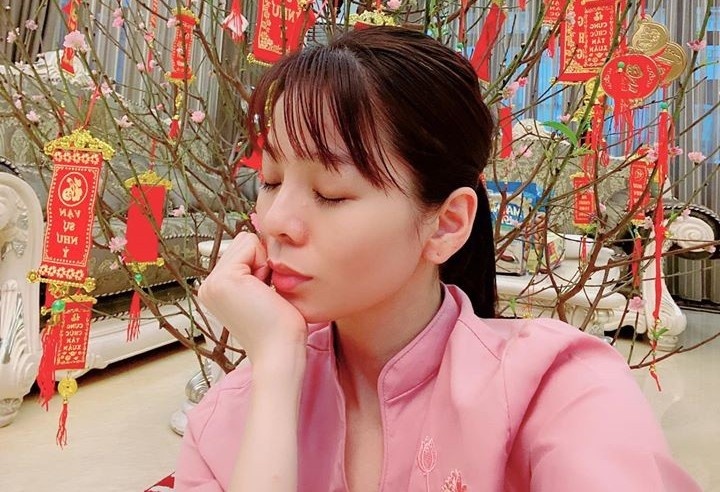 lệ quyên đón tết ảnh 1 le quyen don tet anh 1