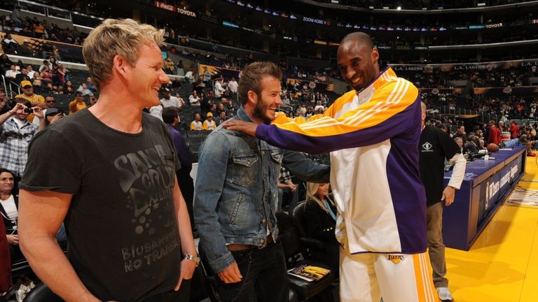 Beckham viet cho Kobe Bryant: 'Chung ta da mat mot nguoi tuyet voi' hinh anh