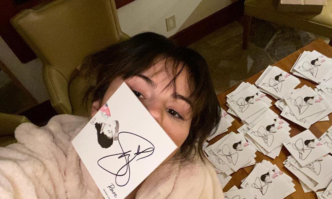 selena gomez bi lam dung tinh cam anh 3