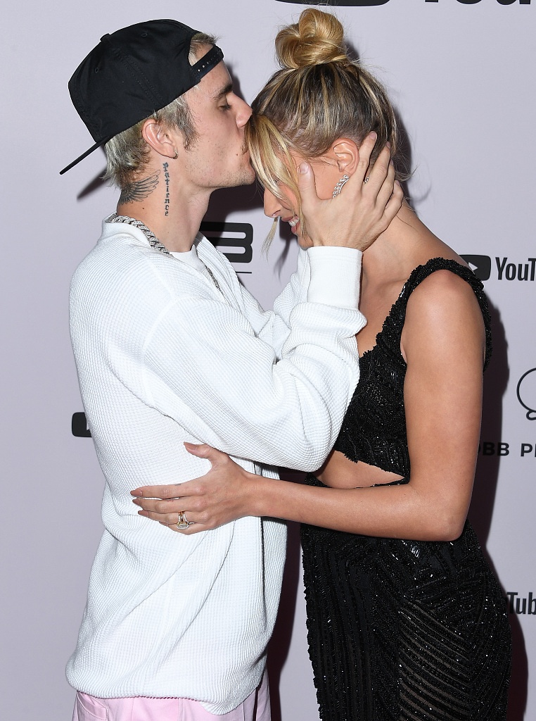 justin bieber dự thảm đỏ cùng vợ ảnh 2 justin bieber du tham do cung vo anh 2