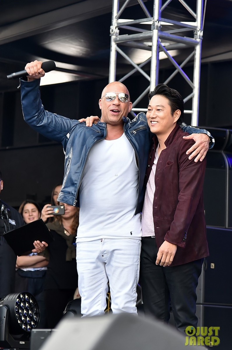 vin diesel tưởng nhớ paul walker ảnh 2 vin diesel tuong nho paul walker anh 2