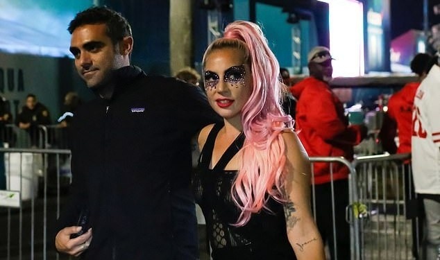 Lady Gaga cong khai ban trai moi la CEO hinh anh