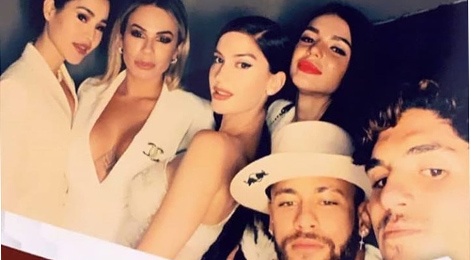 Dan nguoi mau mac nong bong du sinh nhat 28 tuoi cua Neymar hinh anh