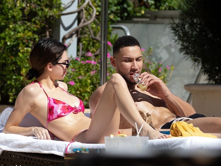 Kendall Jenner khoe dang trong ky nghi cung ban trai hinh anh