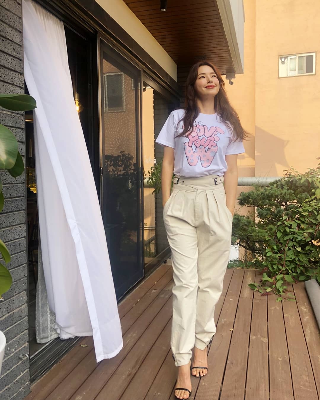 nhan sac hoa hau honey lee anh 11