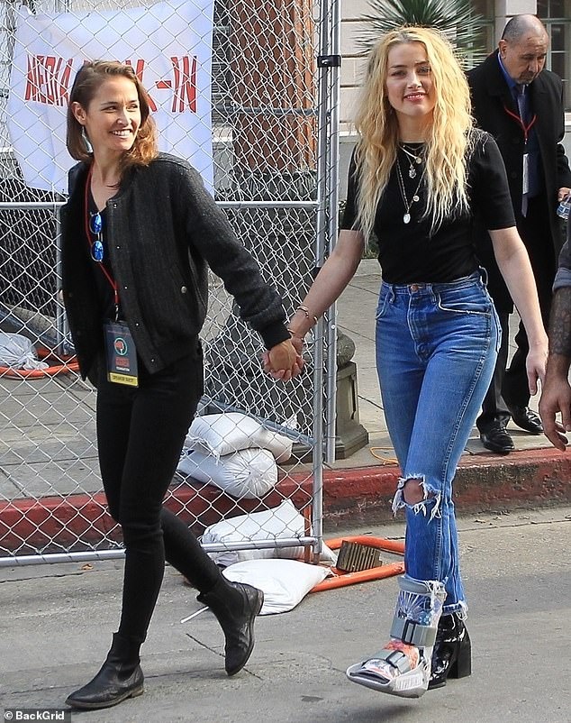 amber heard và bạn gái mới ảnh 1 amber heard va ban gai moi anh 1